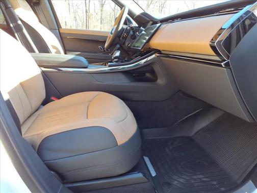 2025 Land Rover Range Rover Sport SE