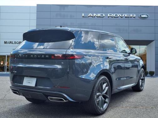 2025 Land Rover Range Rover Sport SE