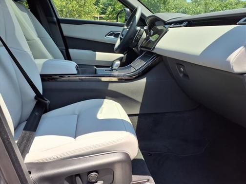 2026 Land Rover Range Rover Velar P250 SE R-Dynamic