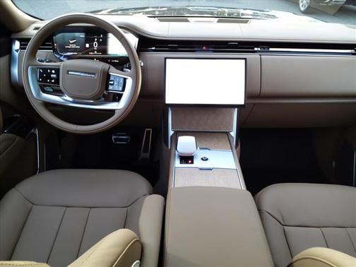 2025 Land Rover Range Rover SV