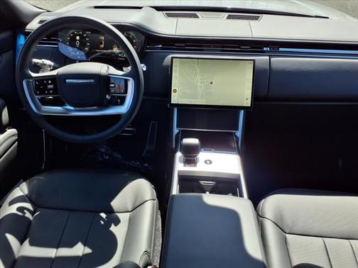 2025 Land Rover Range Rover SV