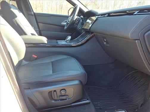 2026 Land Rover Range Rover Velar P250 SE R-Dynamic