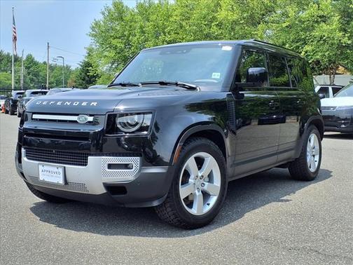 2025 Land Rover Defender 110 P300