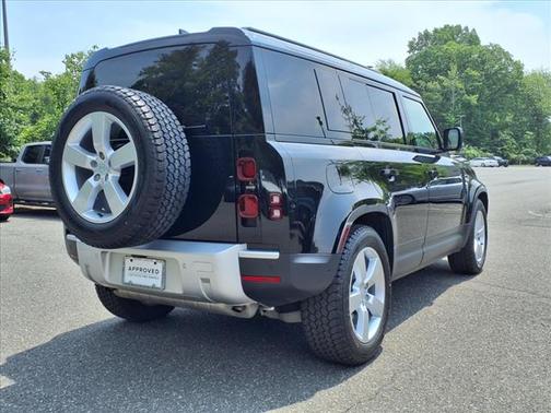 2025 Land Rover Defender 110 P300