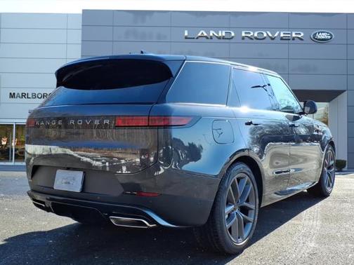 2026 Land Rover Range Rover Sport SE