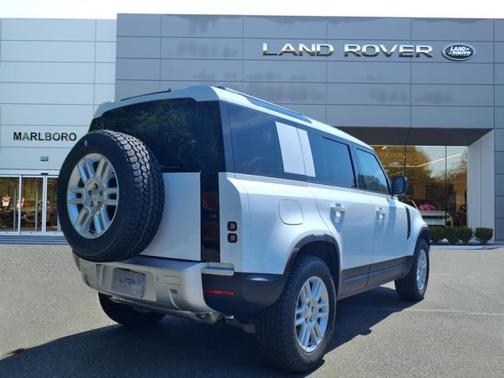 2025 Land Rover Defender 110 S