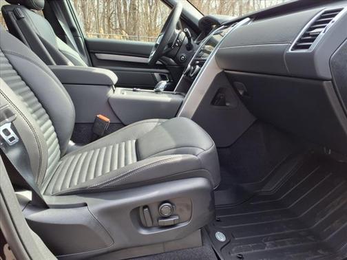 2025 Land Rover Discovery Dynamic SE
