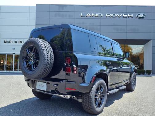 2025 Land Rover Defender 110 X-Dynamic SE