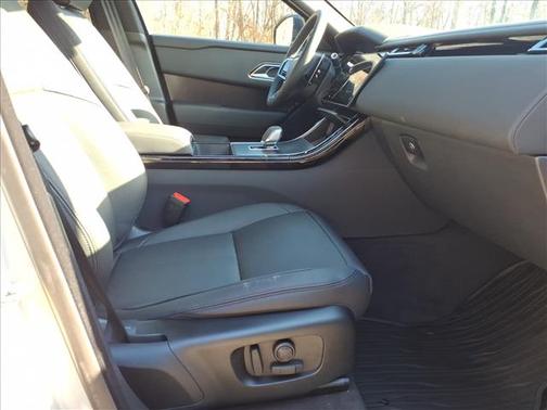 2026 Land Rover Range Rover Velar P250 SE R-Dynamic