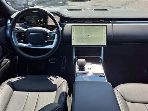 2025 Land Rover Range Rover SE
