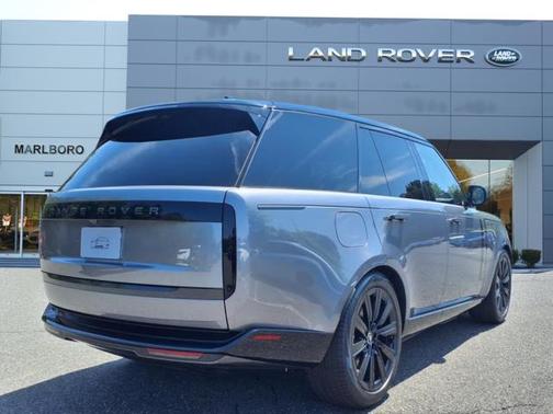 2025 Land Rover Range Rover SE