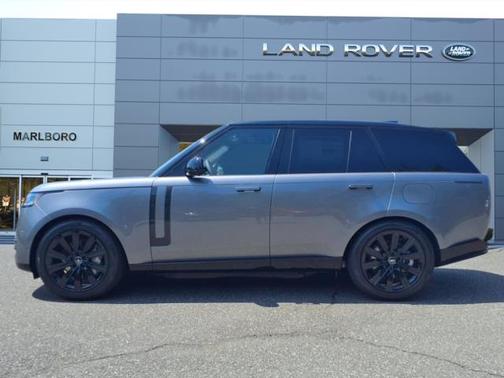 2025 Land Rover Range Rover SE