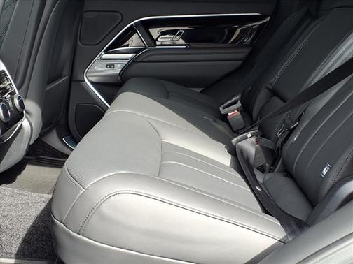 2025 Land Rover Range Rover P530 SE