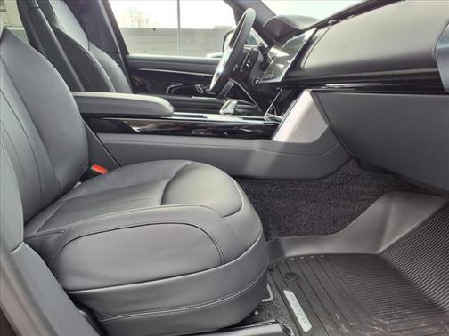 2025 Land Rover Range Rover P530 SE