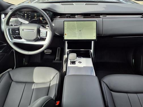 2025 Land Rover Range Rover P530 SE
