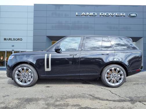 2025 Land Rover Range Rover P530 SE