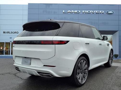 2025 Land Rover Range Rover Sport SE