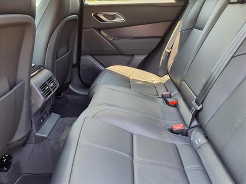 2026 Land Rover Range Rover Velar Dynamic SE