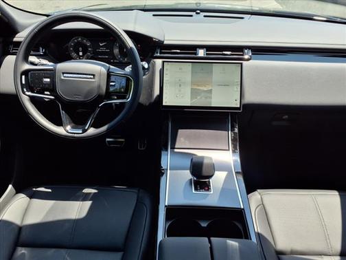 2026 Land Rover Range Rover Velar Dynamic SE