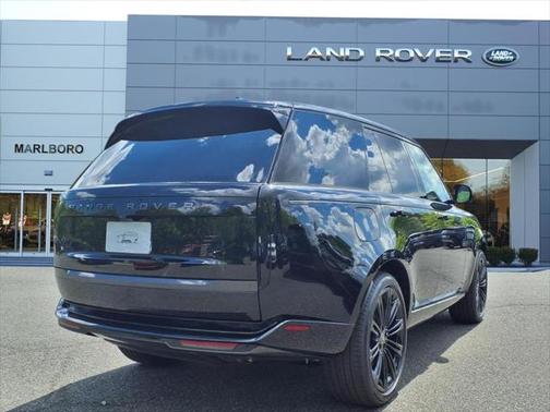 2025 Land Rover Range Rover SE