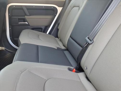 Fuji White 2026 Land Rover Defender P300 S