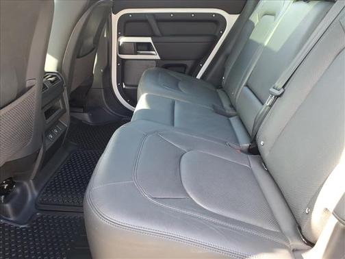 2024 Land Rover Defender 110 P300