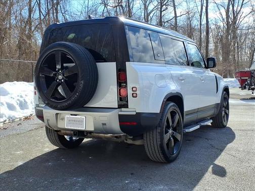 2024 Land Rover Defender 110 P300