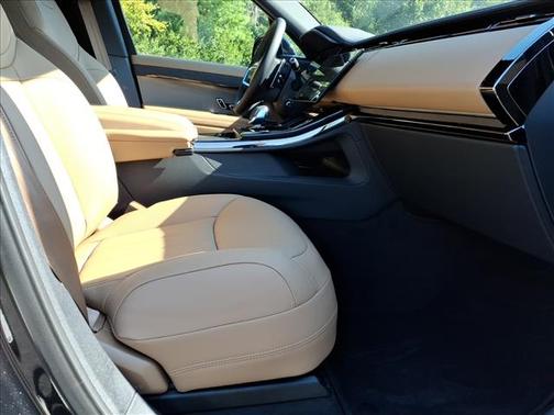 2025 Land Rover Range Rover Sport SE