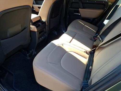 2026 Land Rover Defender P400 X-Dynamic SE