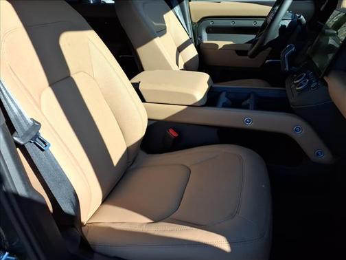 2026 Land Rover Defender P400 X-Dynamic SE