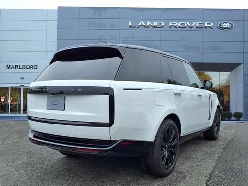 2025 Land Rover Range Rover SE