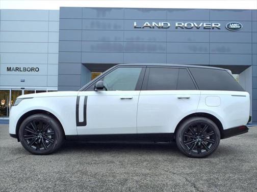 2025 Land Rover Range Rover SE