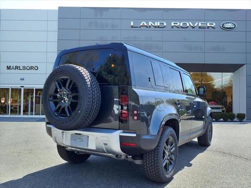 2025 Land Rover Defender 110 S