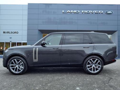 2025 Land Rover Range Rover SE LWB