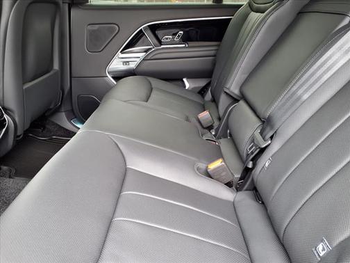 2025 Land Rover Range Rover SE LWB