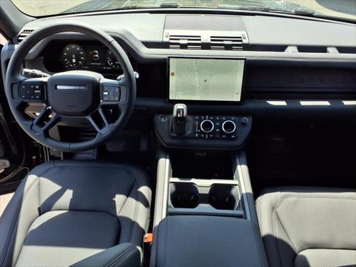2025 Land Rover Defender 90 X-Dynamic SE