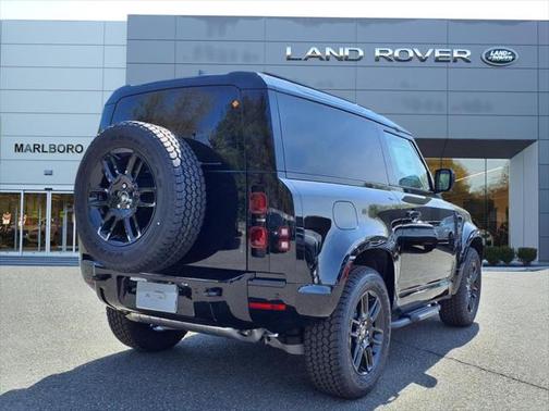 2025 Land Rover Defender 90 X-Dynamic SE