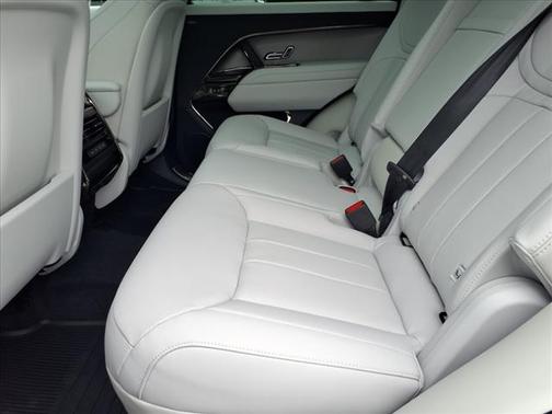 2025 Land Rover Range Rover Sport SE