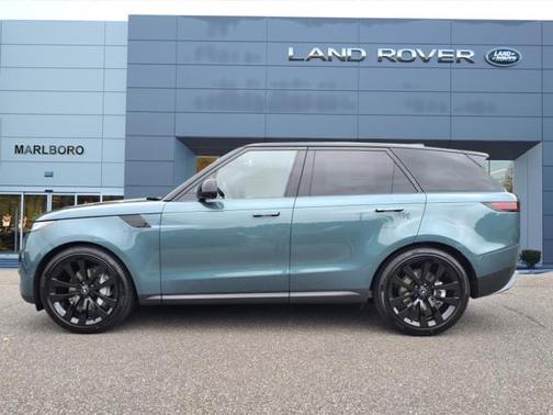 2025 Land Rover Range Rover Sport SE