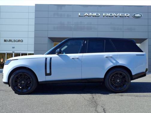 2025 Land Rover Range Rover P530 SE