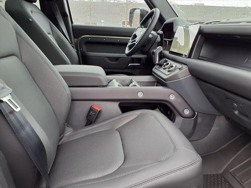 2025 Land Rover Defender 110 S