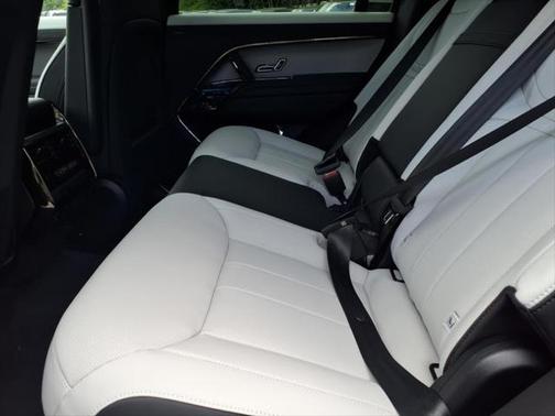 2025 Land Rover Range Rover Sport SE