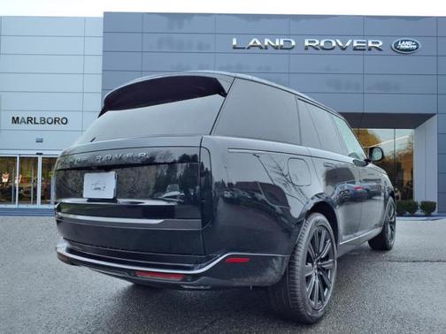 2025 Land Rover Range Rover P550e SE