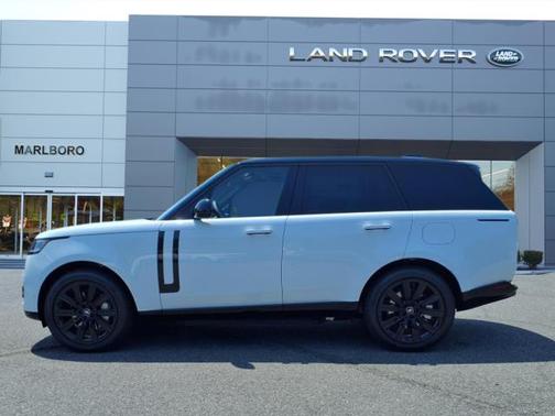 2025 Land Rover Range Rover SE