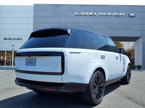 2025 Land Rover Range Rover SE