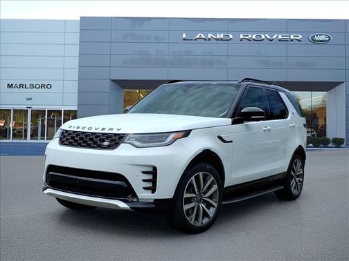 Fuji White 2026 Land Rover Discovery Dynamic SE