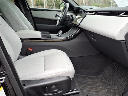 Santorini Black Metallic 2026 Land Rover Range Rover Velar P250 S