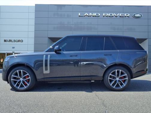 2025 Land Rover Range Rover SE