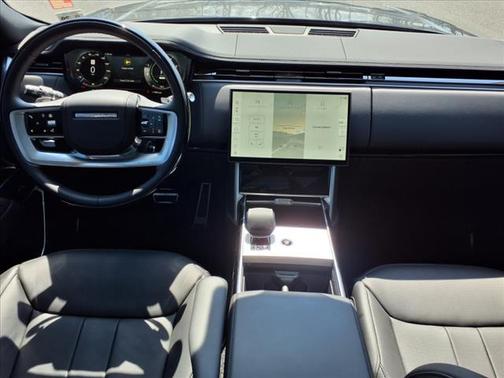 2025 Land Rover Range Rover SE