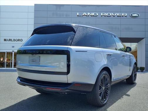 2025 Land Rover Range Rover SE